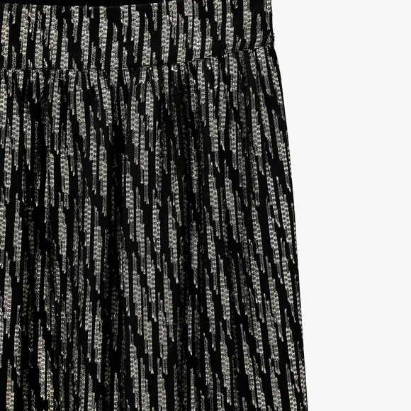 Zara Metalic thread Maxi skirt - Picture 2 of 3